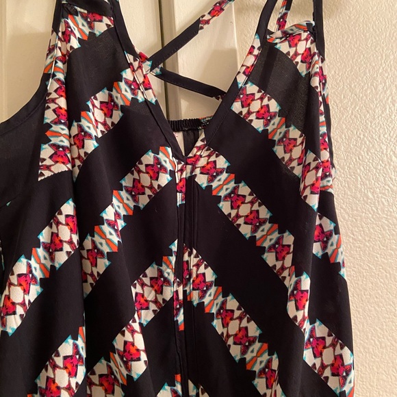 EUC Xhilaration Black and Pink Romper - Picture 4 of 7